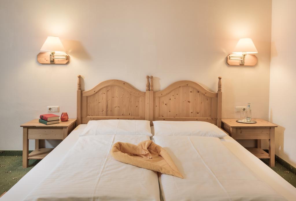 באד הופגסטין Aurora Appartements Inklusive Freiem Thermeneintritt חדר תמונה