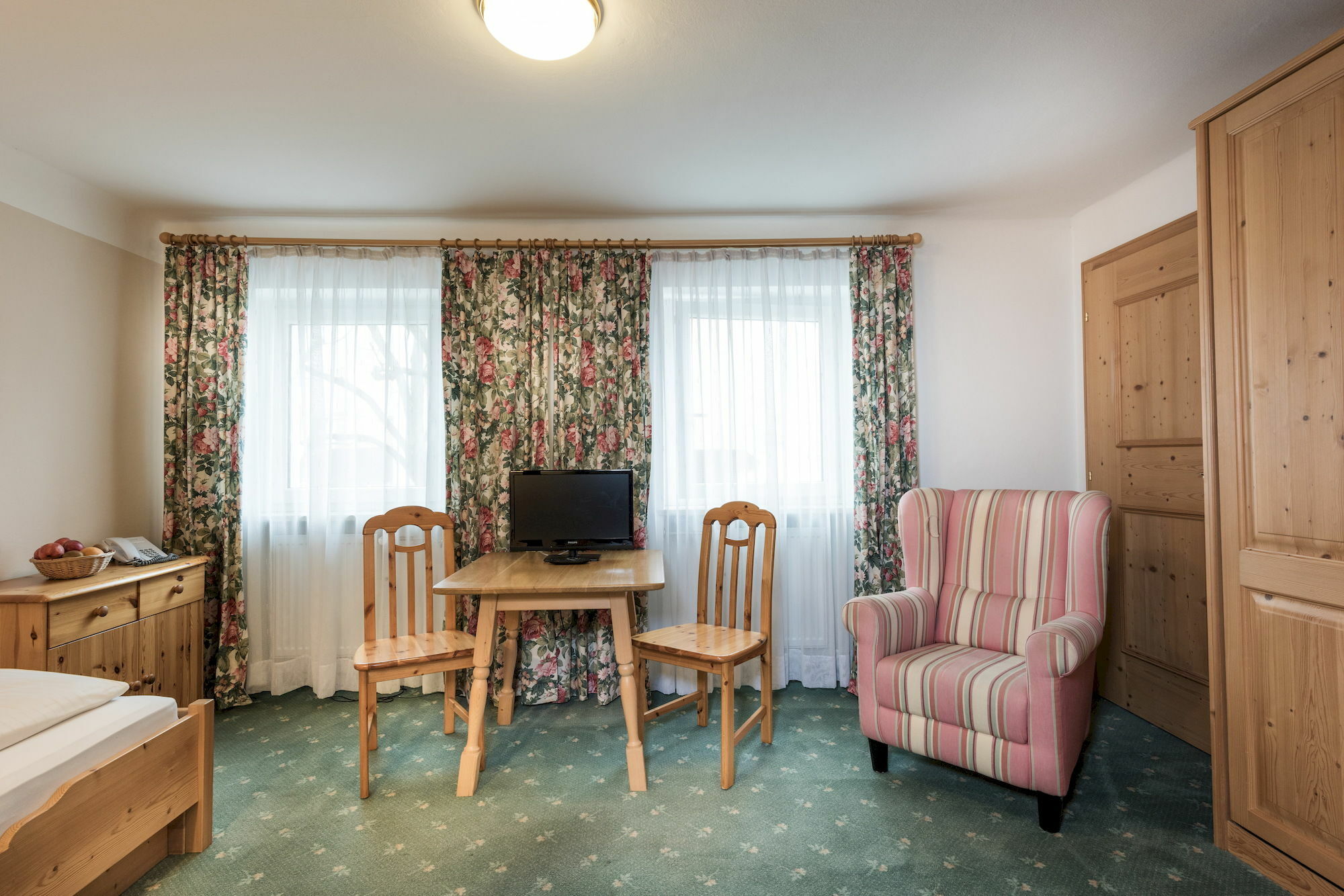 באד הופגסטין Aurora Appartements Inklusive Freiem Thermeneintritt מראה חיצוני תמונה